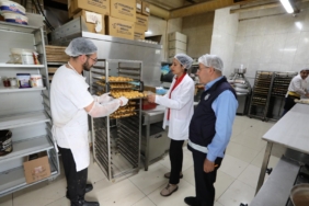 Bayraklı'da gıda satışı yapan işletmelere sıkı denetim (2)