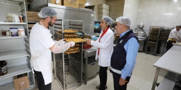 Bayraklı'da gıda satışı yapan işletmelere sıkı denetim (2)