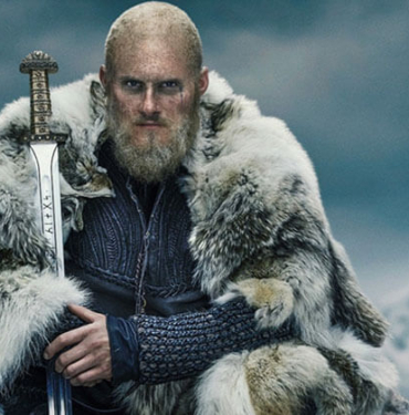 Alexander Ludwig yepyeni bir proje ile hayranlarının karşısına çıkmaya hazırlanıyor.