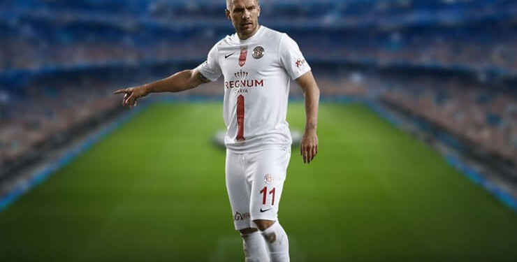 Antalyasporlu Lukas Podolski’den samimi itiraflar “Türkiye benim ikinci vatanım” .