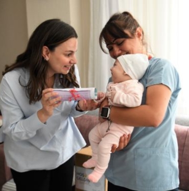 bornova-belediyesi-nden-yeni-doganlara-ozel-hediye-paketi-830