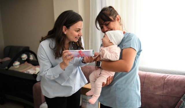 bornova-belediyesi-nden-yeni-doganlara-ozel-hediye-paketi-830