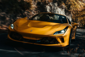 Dans sırasında yanlışlıkla gelinin yüzüne tekme atarak düğünü mahvetti