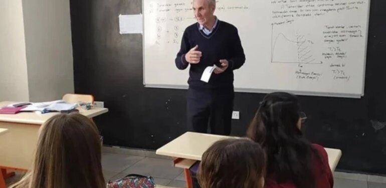 DP'li Cemal Enginyurt'tan okul müdürünün cenazesinde konuşan müftüye sert tepki: Her şey oldunuz, bir Türk olamadınız