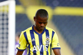 Fenerbahçe haberleri: Fenerbahçe Teknik Direktörü Erol Bulut Samatta’nın sahalardan uzak kalacağı süreyi duyurdu .