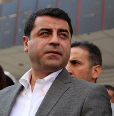 selahattin-demirtasin-yargilandigi-davada-durusma-ertelendi-bnje