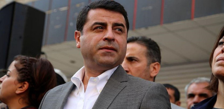 selahattin-demirtasin-yargilandigi-davada-durusma-ertelendi-bnje