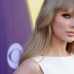 Taylor Swift yeni albüm planları için düğmeye bastığını sosyal medyadan duyurdu!