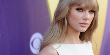 Taylor Swift yeni albüm planları için düğmeye bastığını sosyal medyadan duyurdu!