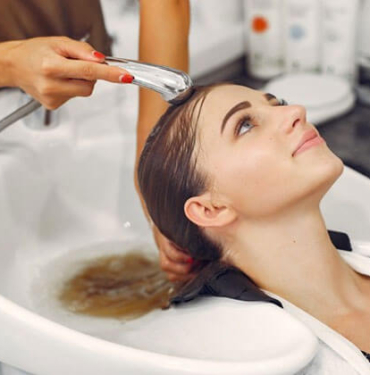 Ünlü isimler bundan vazgeçemiyor! Bacaklarınızı kuru fırçalarsanız…