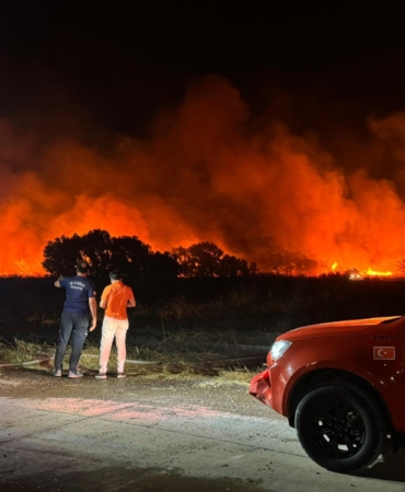 Akhisar'da Korkutan Yangın Kontrol Altına Alındı (1)
