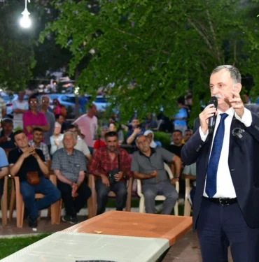 Apple-iPhone-15-Pro-lineup-hero-230912.jpg.landing-big_2x