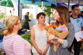 ÇEŞME’DE MAHALLE ZİYARETLERİ HIZ KESMEDEN DEVAM EDİYOR5