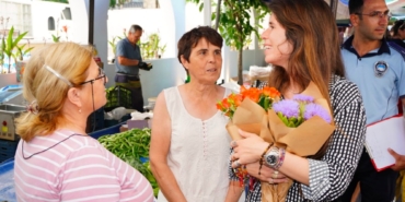 ÇEŞME’DE MAHALLE ZİYARETLERİ HIZ KESMEDEN DEVAM EDİYOR5