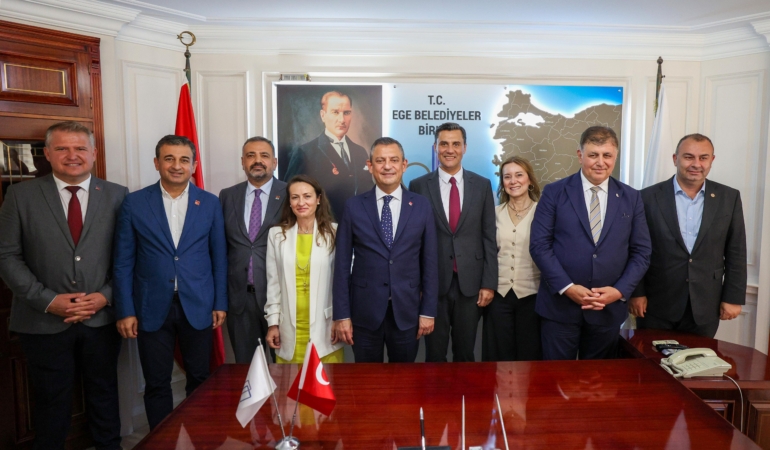 CHP Genel Başkanı Özel'den EBB Başkanı Zeyrek'e Tebrik Ziyareti (7)