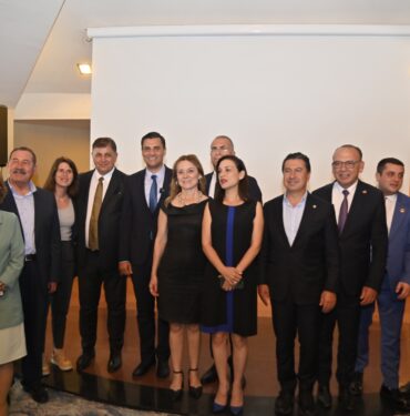 EGE BELEDİYELER BİRLİĞİ’NİN YENİ BAŞKANI FERDİ ZEYREK OLDU (2)