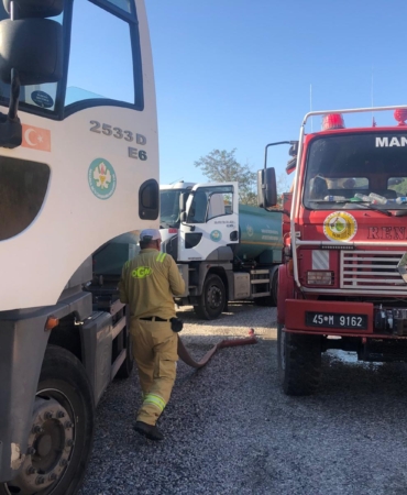 Spil’deki korkutan yangın kısa sürede kontrol altına alındı (1)