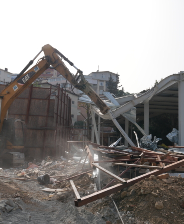 16985-uskudarimizda-16-kacak-yapinin-yikimi-tamamla-20240705174639-uskudar-fotogaleri_800x600