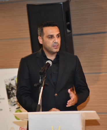 3ec43202-7337-406b-935d-fe5118a2063f