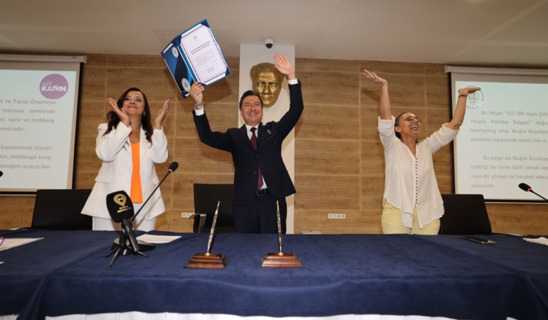 Başkan Aras Şiddete Karşı Tutum Belgesi’ni İmzaladı (5)