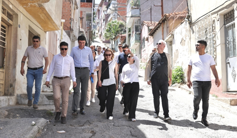 Başkan Mutlu, İZSU Genel Müdürü Erdoğan ile sahaya indi (4)