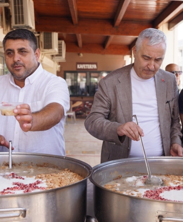 Başkan ve İlçe Başkanı Aşure 2