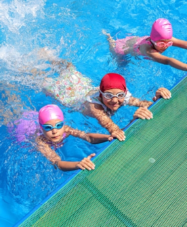 Bayraklı Belediyesi'nin yüzme kursuna büyük ilgi (6)