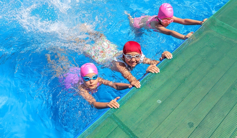 Bayraklı Belediyesi'nin yüzme kursuna büyük ilgi (6)