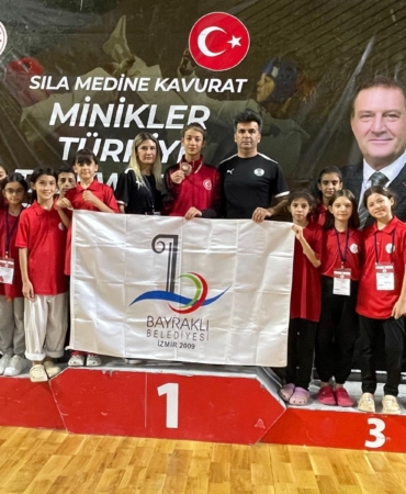 Bayraklı'lı sporcular Sivas'tan başarıyla döndü (3)