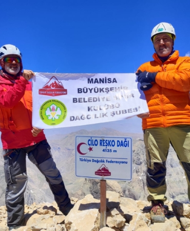 Cilo Reşko Dağı zirve tırmanışı başarı ile tamamlandı (1)