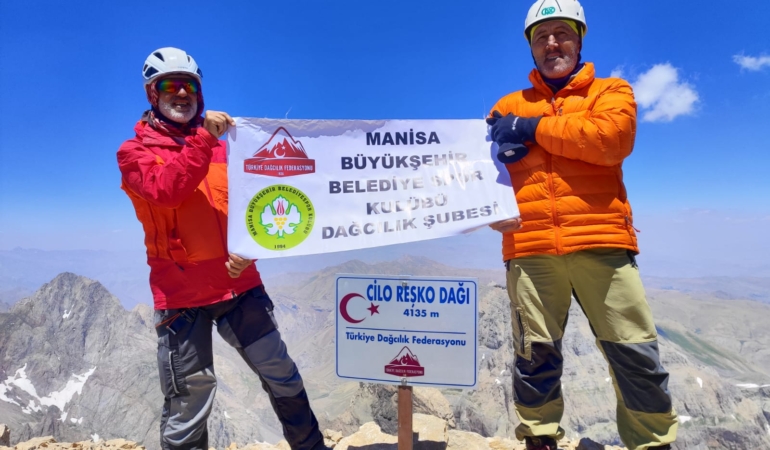 Cilo Reşko Dağı zirve tırmanışı başarı ile tamamlandı (1)