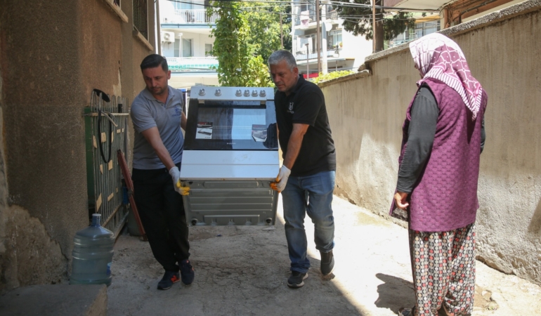 Konak’ta evden eve dayanışma (2)