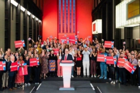 ingiltere-de-secimi-isci-partisi-kazandi-14-yillik-muhafazakar-parti-iktidari-sona-erdi