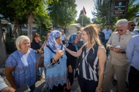 Başkan Mutlu mahalleleri adım adım geziyor (6)