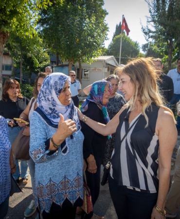 Başkan Mutlu mahalleleri adım adım geziyor (6)