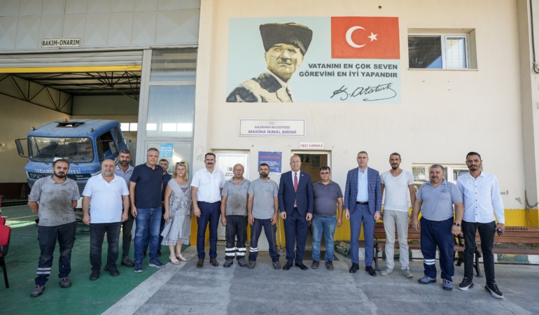 Gaziemir Belediyesi araçlarını kendisi tamir ederek tasarruf sağlıyor (1)