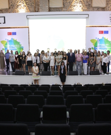 Kentlerin yeşil gelecek vizyonları Konak'ta vitrine çıktı (2)