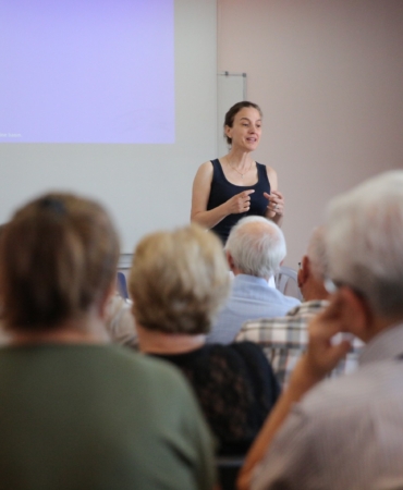 Konak’ta sağlıklı hizmet yayılıyor ‘İleri Yaş’ kursiyerlerine ücretsiz tarama (2)
