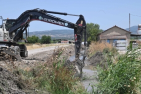 Yeşilköy Mahallesi Talep Etti, Dere Temizliği 5 Gün İçi (1)