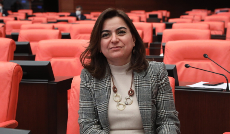 TBMM Genel Kurulunda kaşı yarılan Koçyiğit: “Anlık bir olay değil planlı”