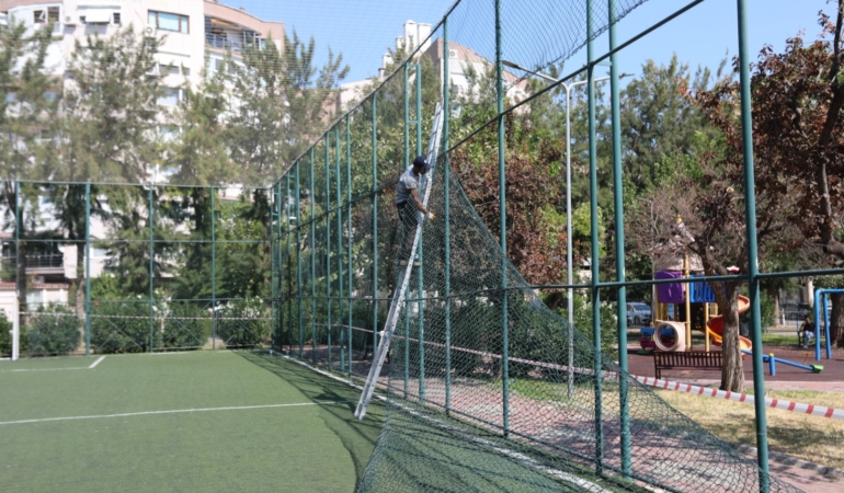 Bayraklı'da parklar yenileniyor (4)