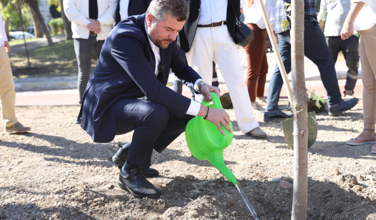Buca'da Cumhuriyet'in 101.yılı anısına 101 ağaç 04