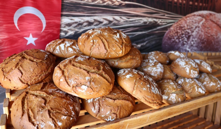 ÇEŞME HALK EKMEK FIRINI 6