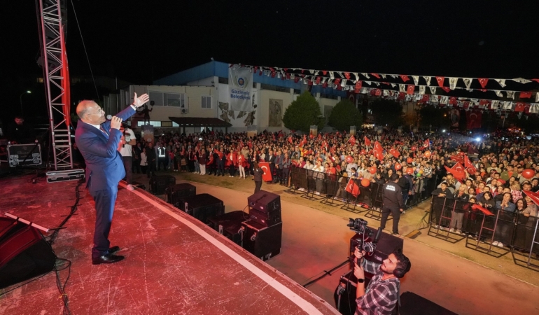 Cumhuriyet’in 101. yılı Gaziemir’de coşkuyla kutlandı (2)