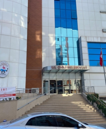 PKK'LI KADIN TERÖRİSTİN AĞABEYİ ÇİĞLİ BELEDİYESİNDE GÜVENLİK AMİRLİĞİ YAPMIŞ