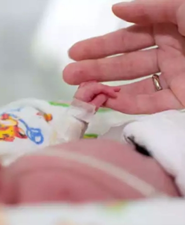 hastane-cetesi-8-bin-tl-icin-12-bebegi-olume-suruklemis-turkiyeyi-sarsacak-goruntuler-bebegin-fisini-cek-17286303297615_1