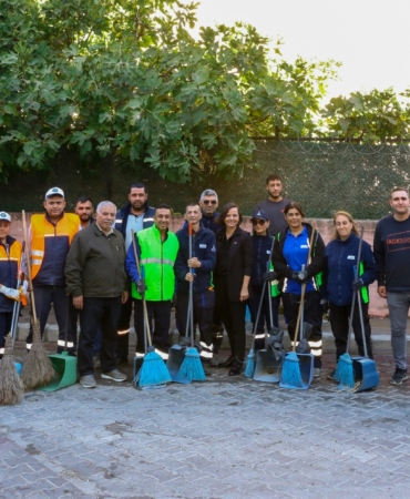 Karabağlar'da temizlik seferberliği başladı (18)