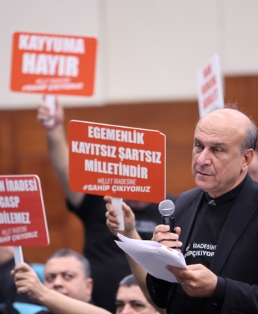 Konak Belediye Meclisi’nden kayyum tepkisi (6)