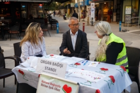 Konak’ta organ bağışı farkındalığı için stant kuruldu (4)