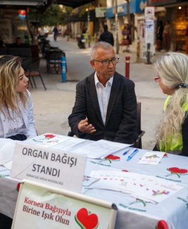 Konak’ta organ bağışı farkındalığı için stant kuruldu (4)